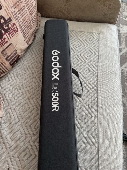 Продам постоянный свет Godox lc500r