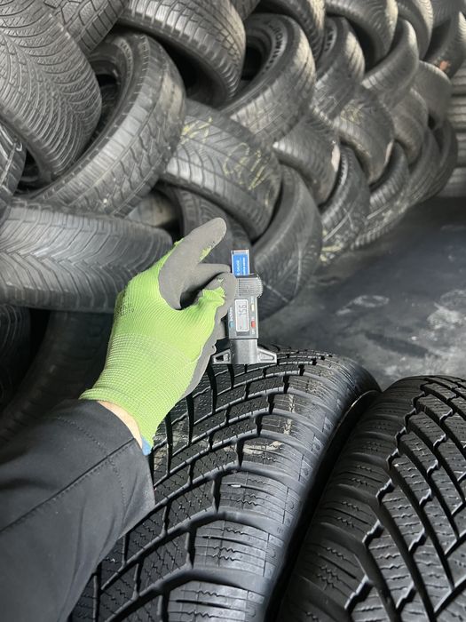 4 anvelope de iarna 185/65/15 Continental 7.5-7.8 mm!