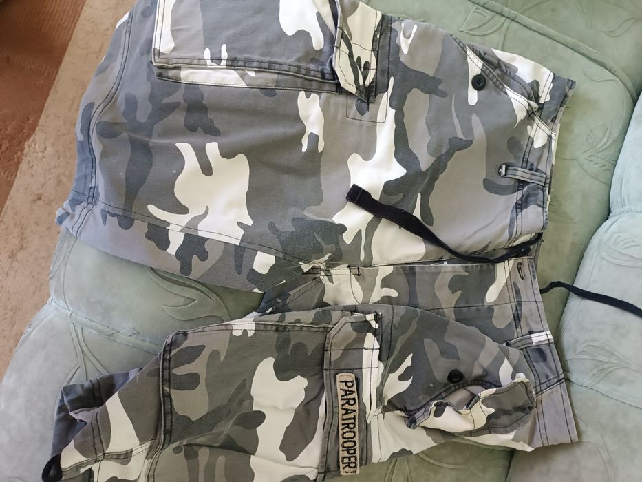 Камуфлажни къси панталони.