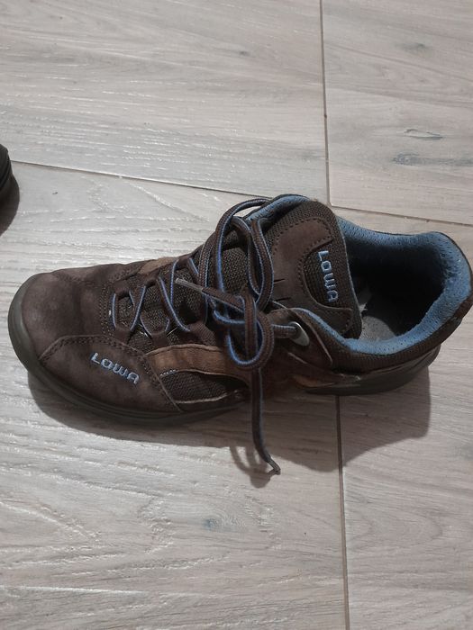 Ghete LOWA numărul 39