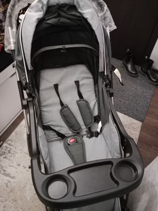 Продам коляску весна-лето