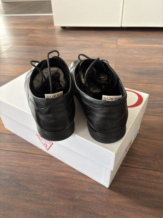 Pantofi piele Guess