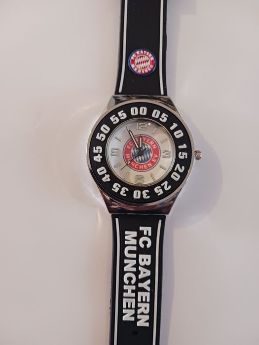 Часовник Barcelona ,Milan, Bayern Munchenn