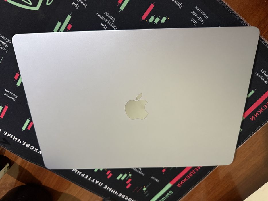 MacBook Air M4 15Inch , 16/256 va Magic Mouse