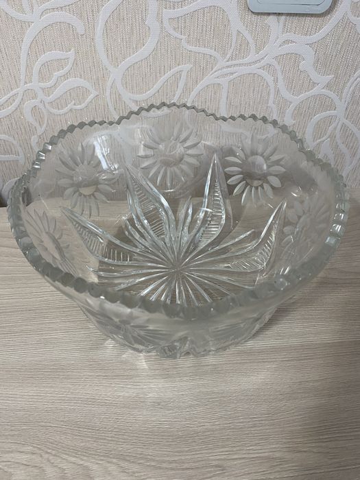 Продам конфетницы разные