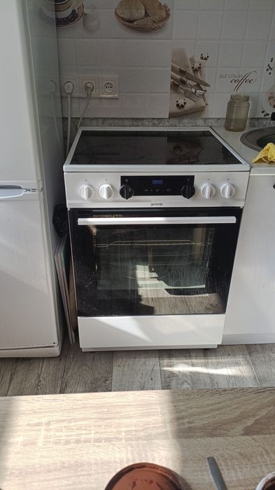 Продаю плиту электрическую