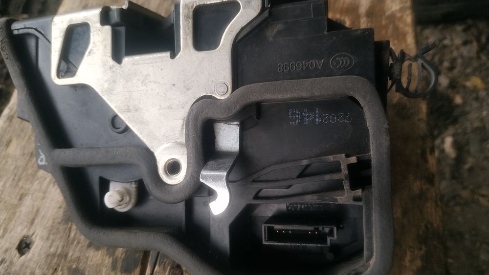 Замок двери БМВ Х5 (кузов Е 70)