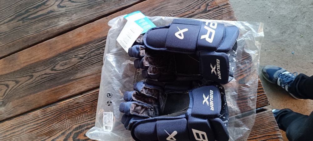 Перчатки BAUER nexus