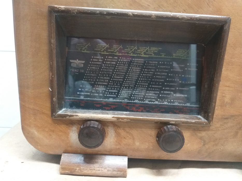Aparat de radio cu lampi, antebelic