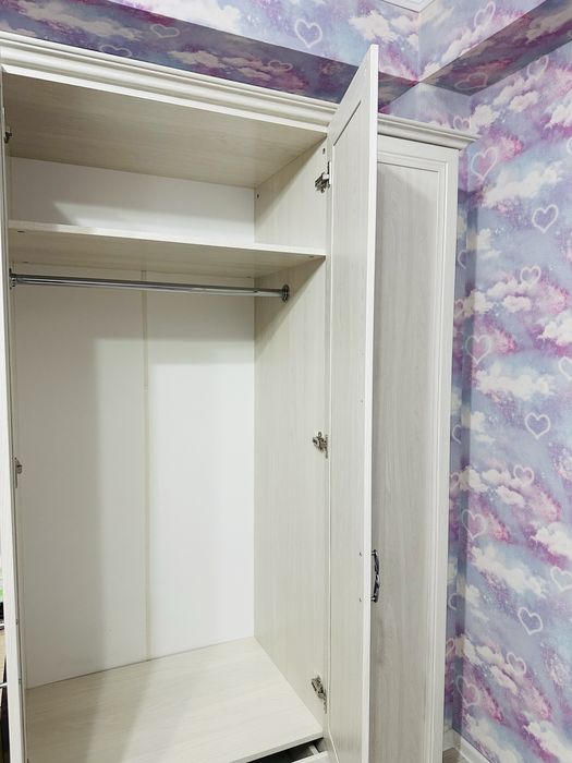 Шифоньер трехдверный