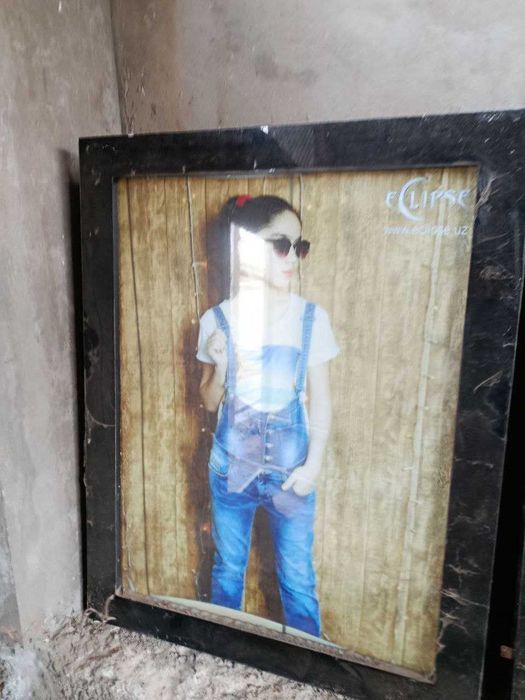 рекламный стенд /