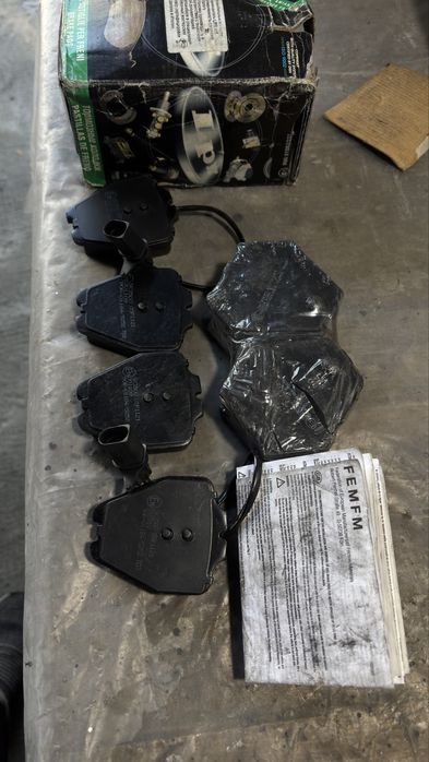 Тормозные колодки 4BO 698 151 S