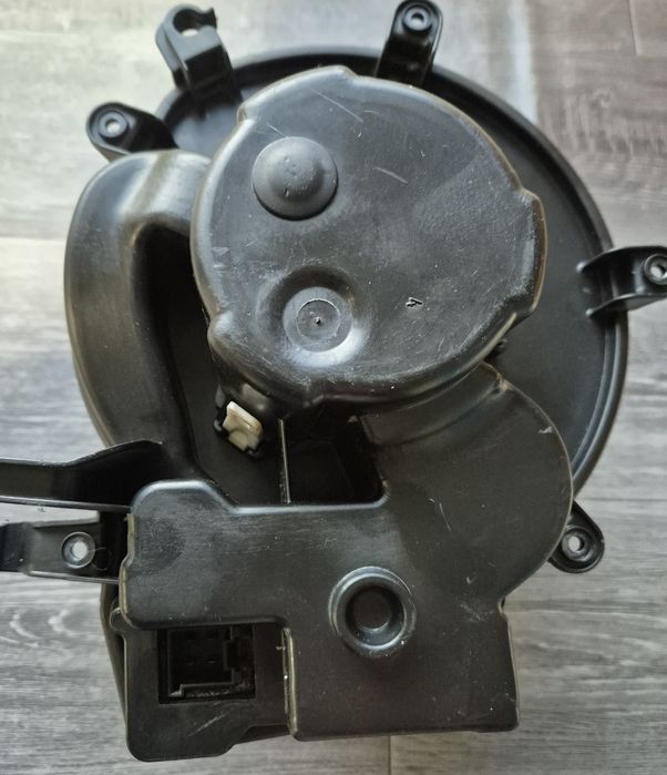 Вентилатор климатизация мерцедес w203  2004г