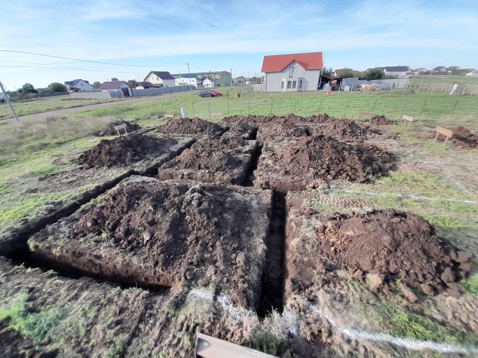 Inchiriez excavator 3,5 tone