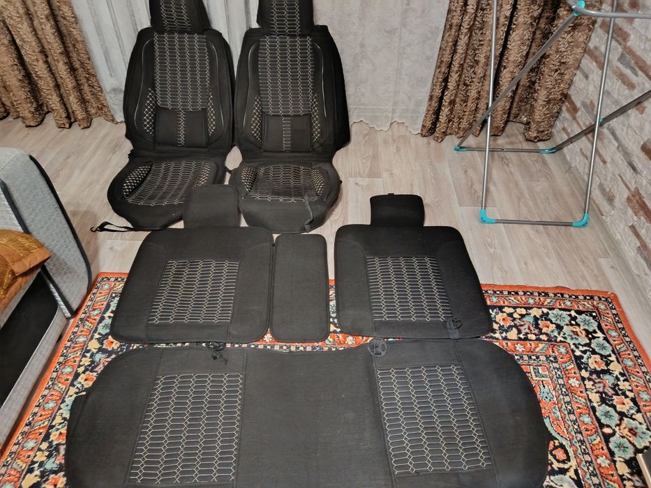 Авто Чехлы универсальные.
