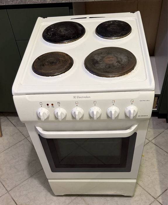 Продавам готварска печка Electrolux