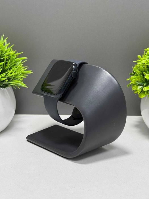 Apple Watch SE 44 мм (2е поколение)