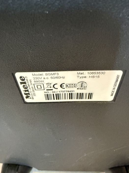 Прахосмукачка Miele Complete C3