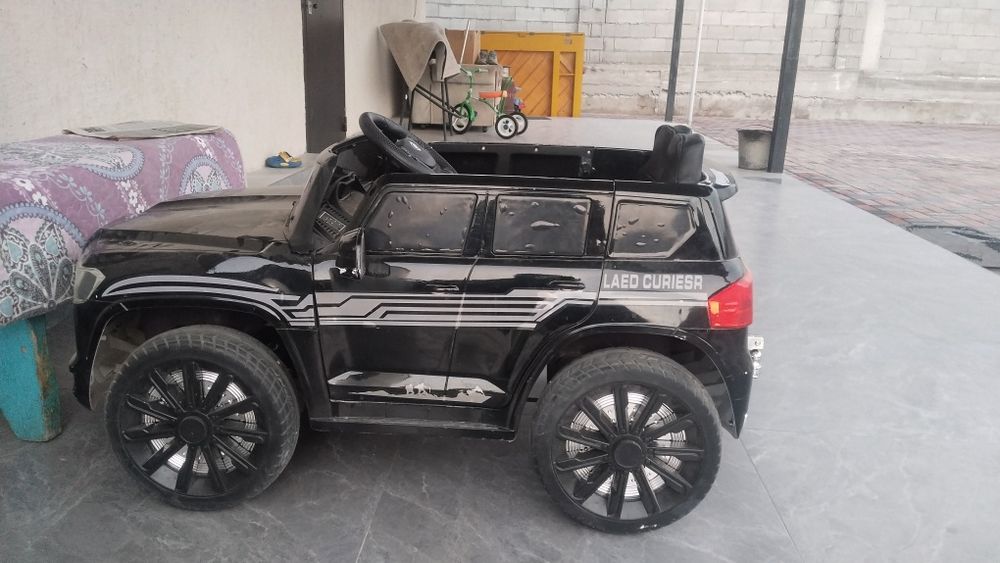 Продам LAED CURIESR детский почти новый