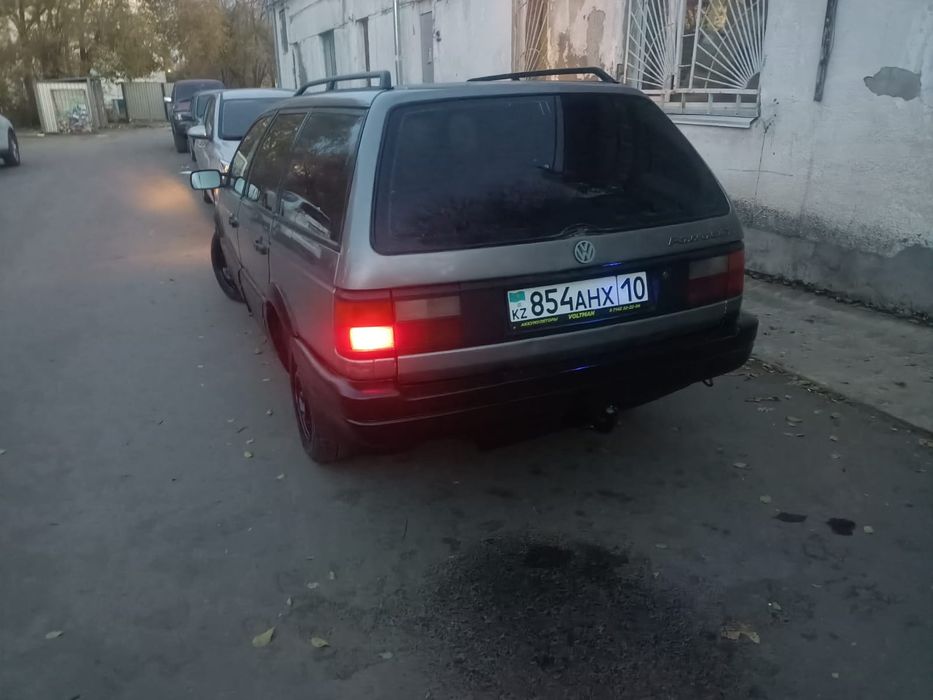 Продам машину пассат б3 универсал