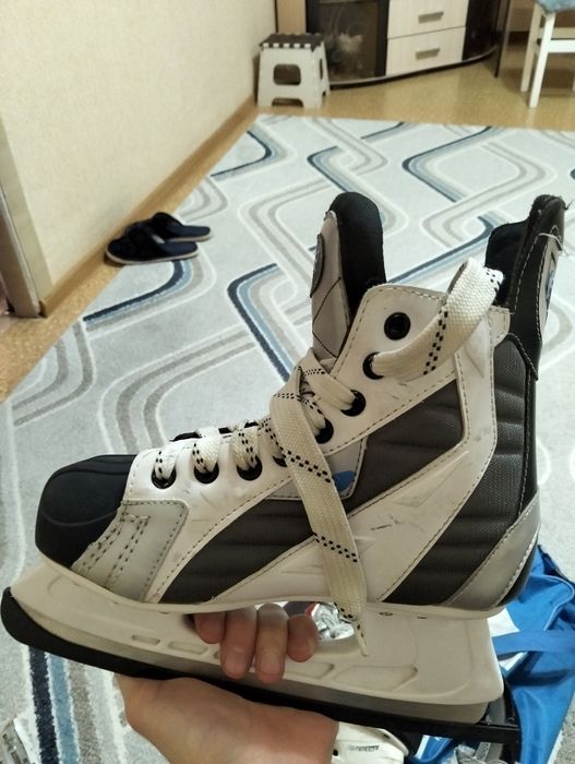 Продам детские коньки