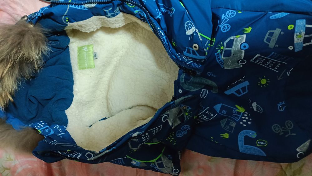 Продам 2 комбинезона