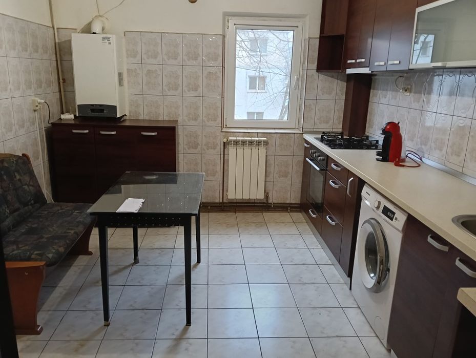 Închiriez apartament
