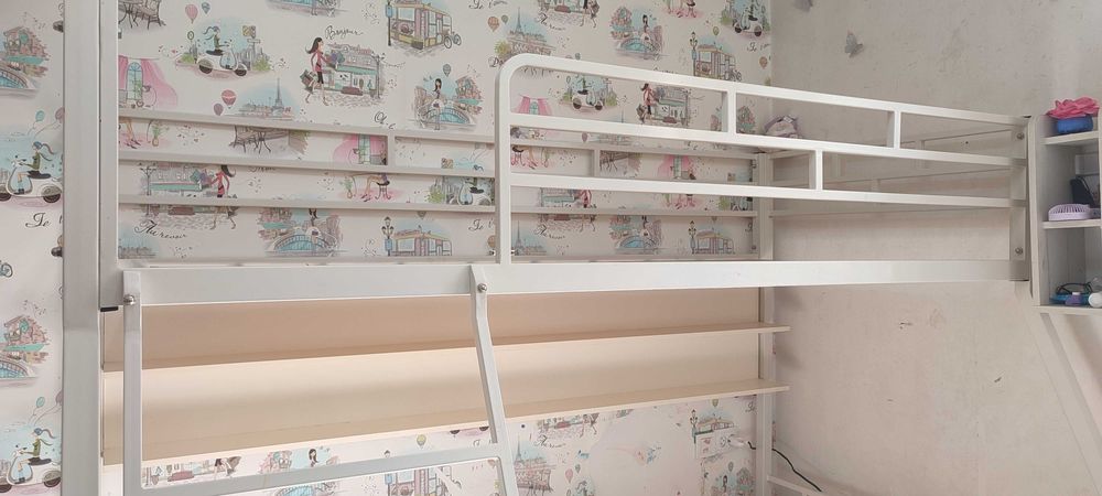 Кровать двухъярусная