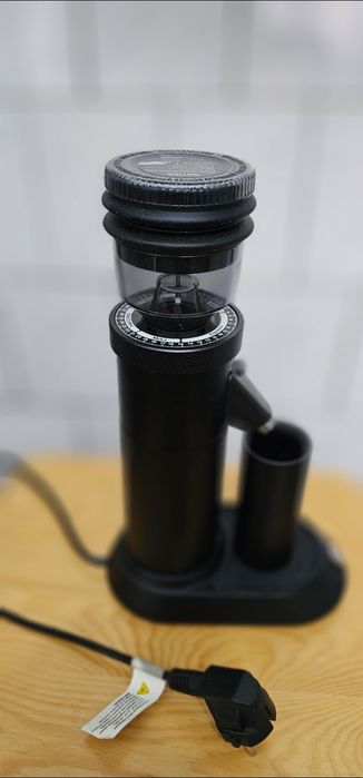 Кофемолка электрическая жерновая Hibrew g5 состояние новой