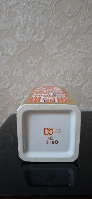 Продам штоф и статуэтку