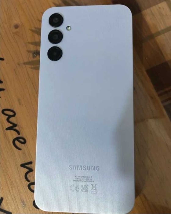 Vand telefon samsung si iphone