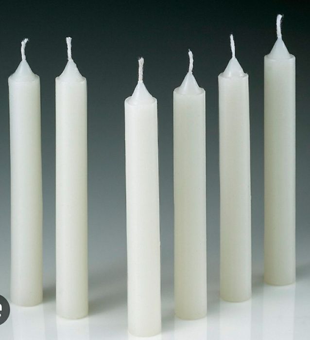 Свечи хозяйственные, парафиновые.
