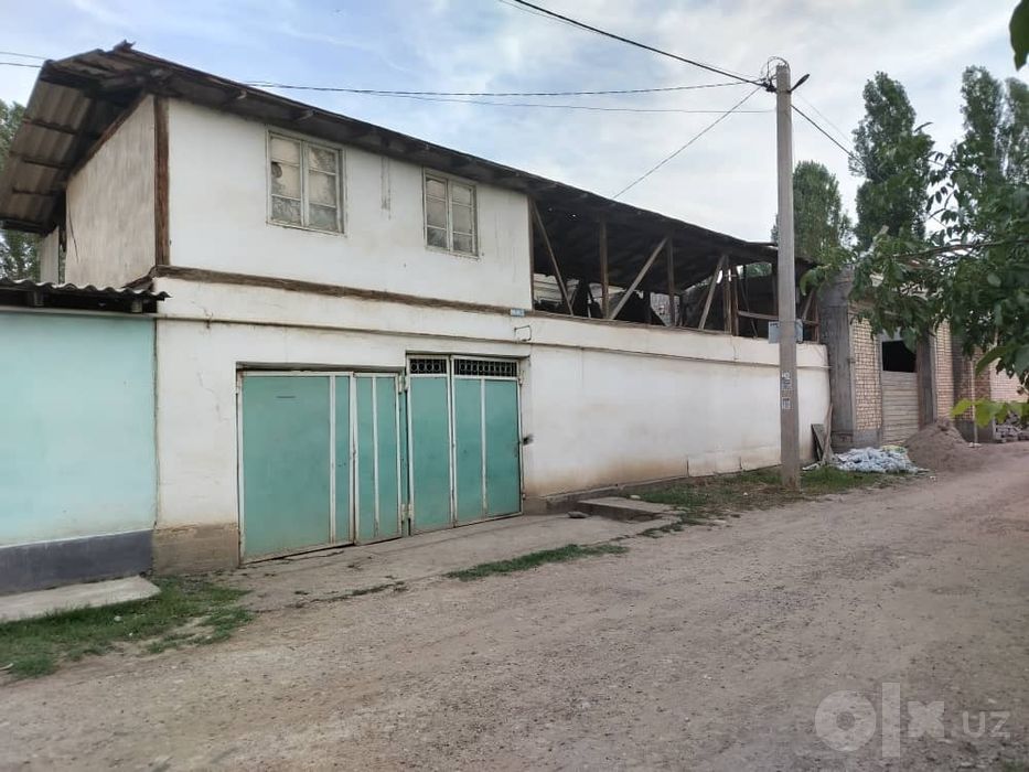 Uy xovli joy sotiladi 7 ta xonadan iborat