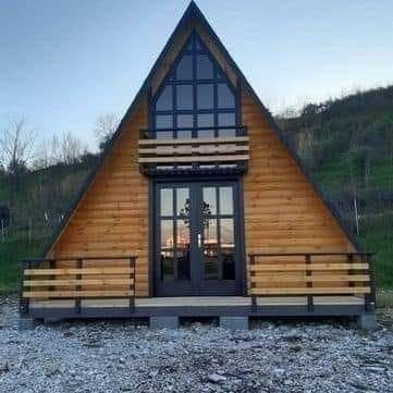 Vândă  case din lemn