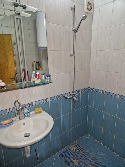 център - тристаен