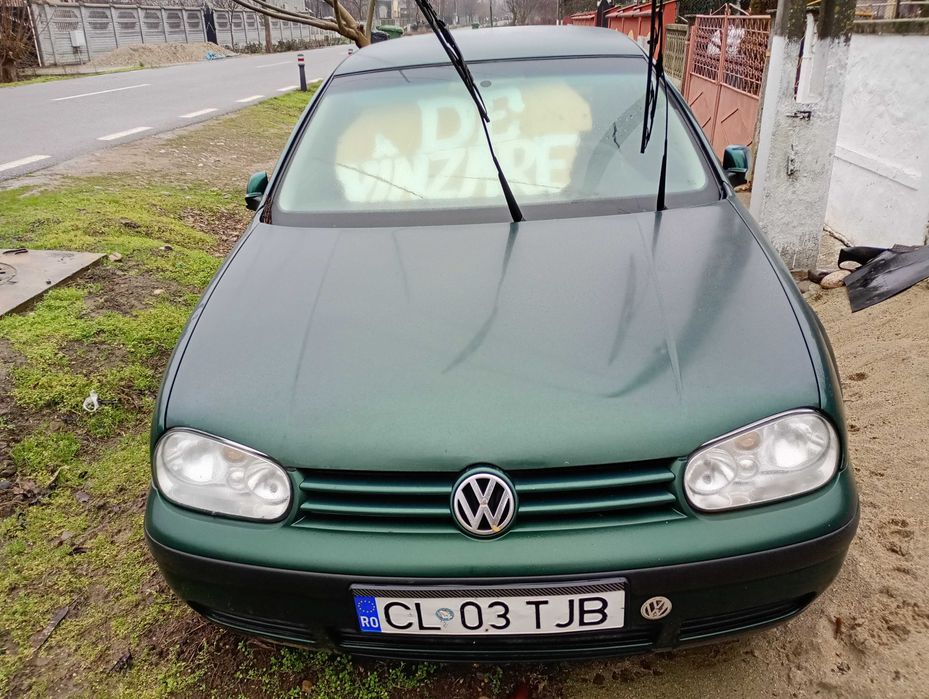 Vând Volkswagen Golf 4