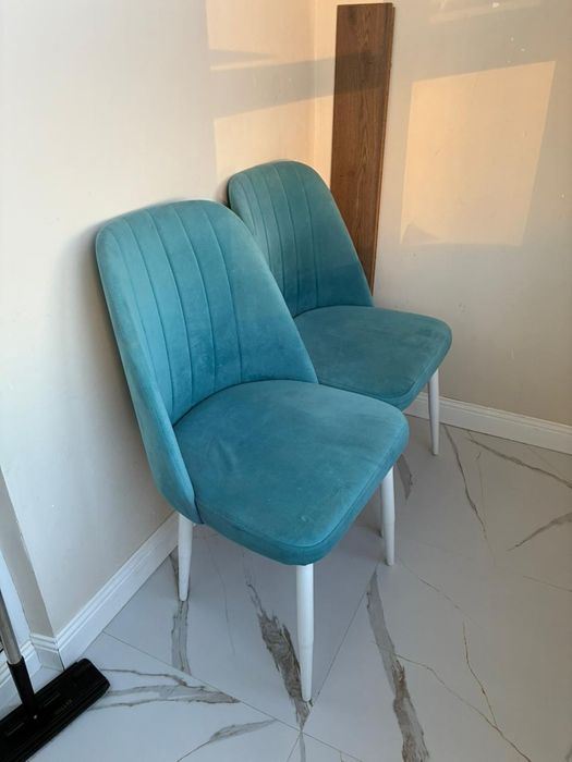 Стол со стульями