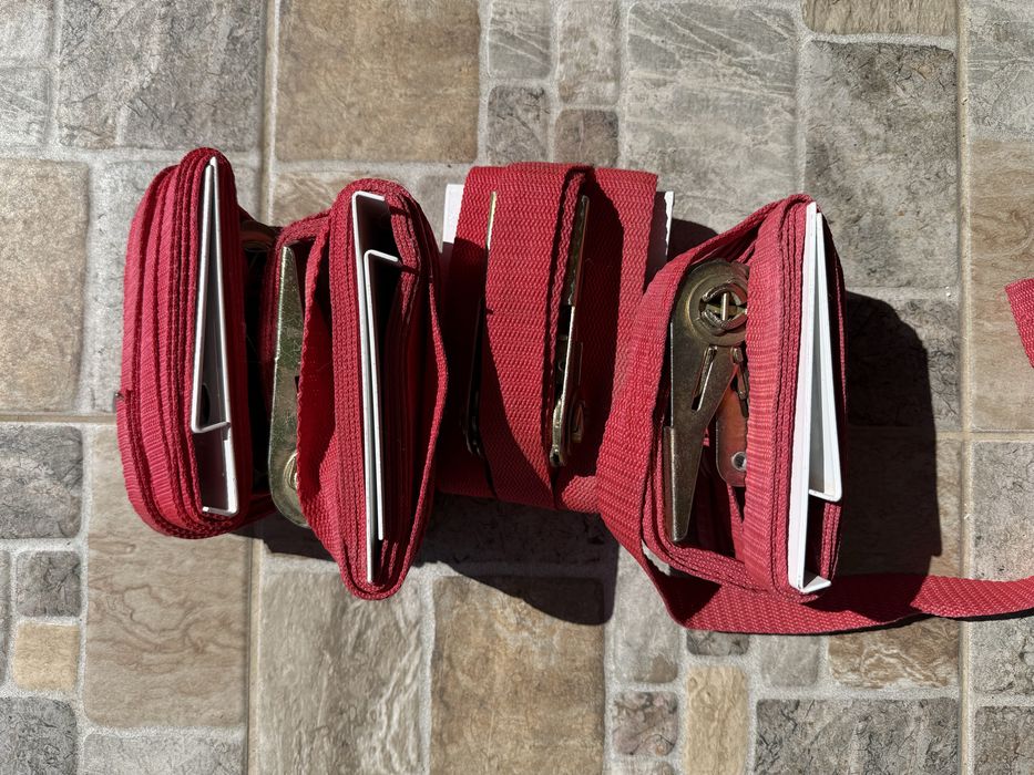 Set 4 chingi cu clichet pentru prindere marfă / bagaje, roșii, cu protecții colț