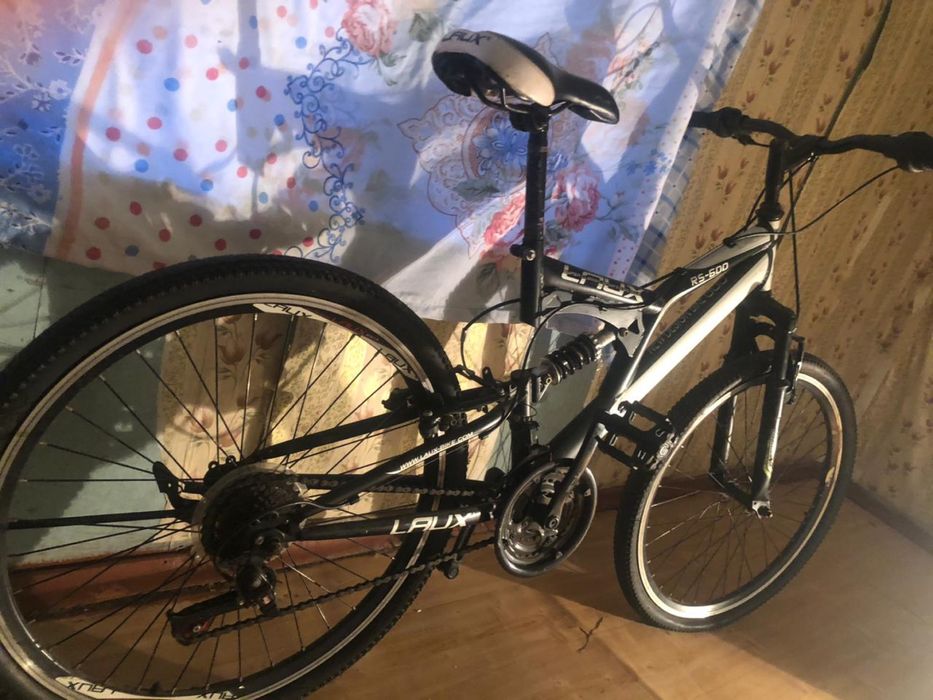 Продам велик смотрите далее