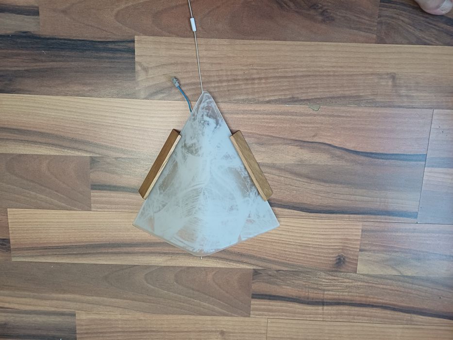 Aplica perete (întrerupător pe sfoară)