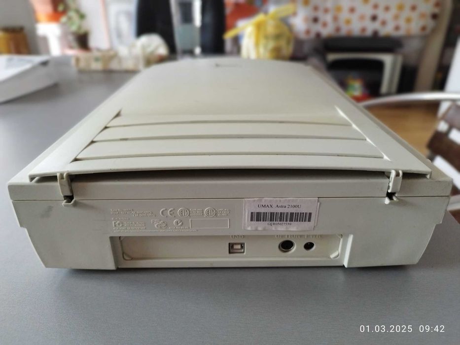 Скенер UMAX Astra 2100U