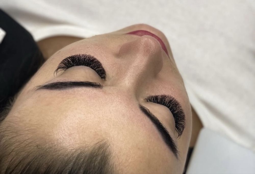 Наращивание ресниц( возможен выезд на дом)