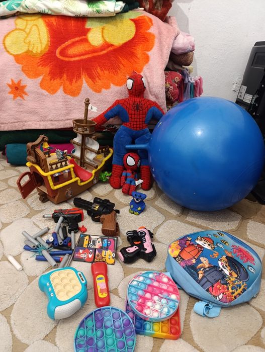 Корабль человек паук бу игрушки