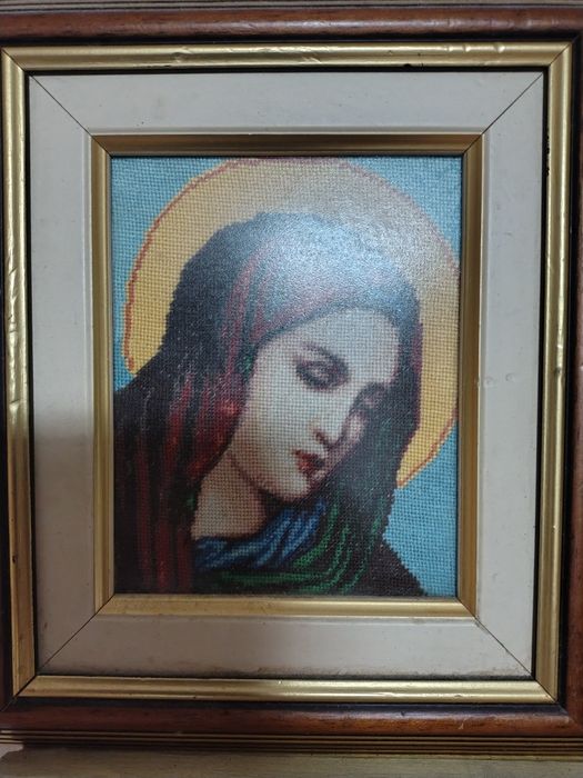 Гоблени "МАДОНА С ГРОЗДЕТО," и други