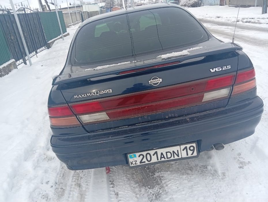 Продам машину ниссан