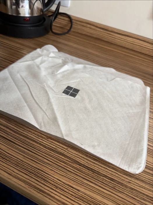 Лаптоп Microsoft Surface Laptop 7 c Intel Core Ultra 7 268V (2.2/5.0GHz 14M) 32 GB, 1TB M.2 NVMe SSD Intel Arc 140V Win 11 Pro Сребрист
