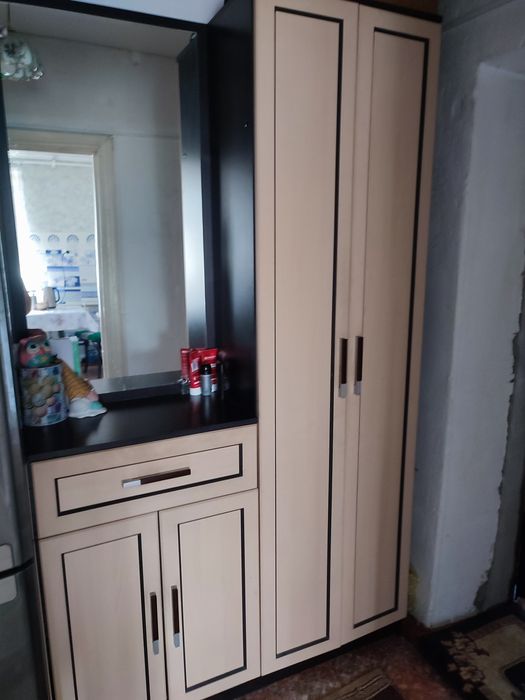 Продам горку,два кресла,прихожку