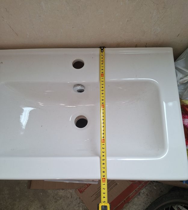 Vand  lavoar baie Vitra nou tot cu baterie  sertarele se închid singure. Potrivită pentru orice baie.Calitate !!! NEGOCIABIL.
