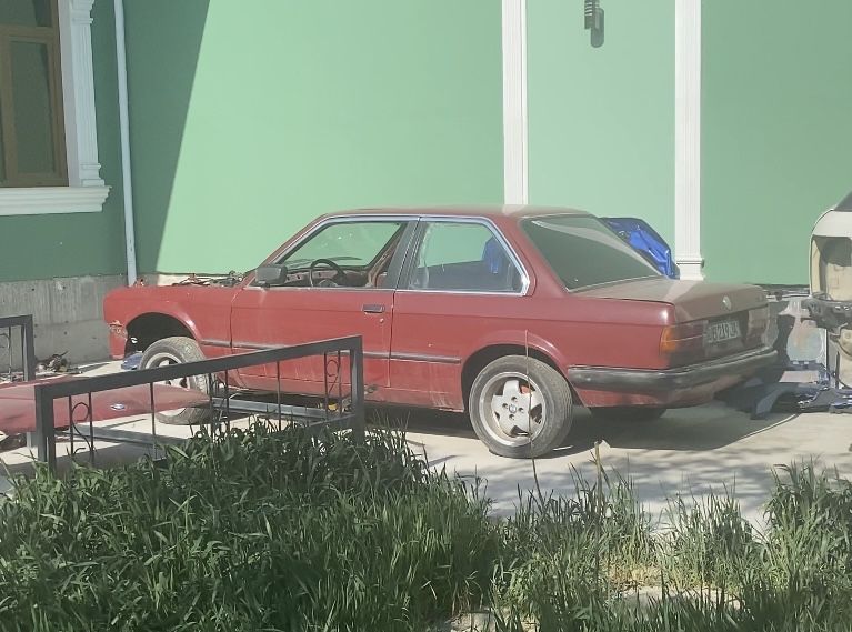 BMW e30 coupe m30 b3