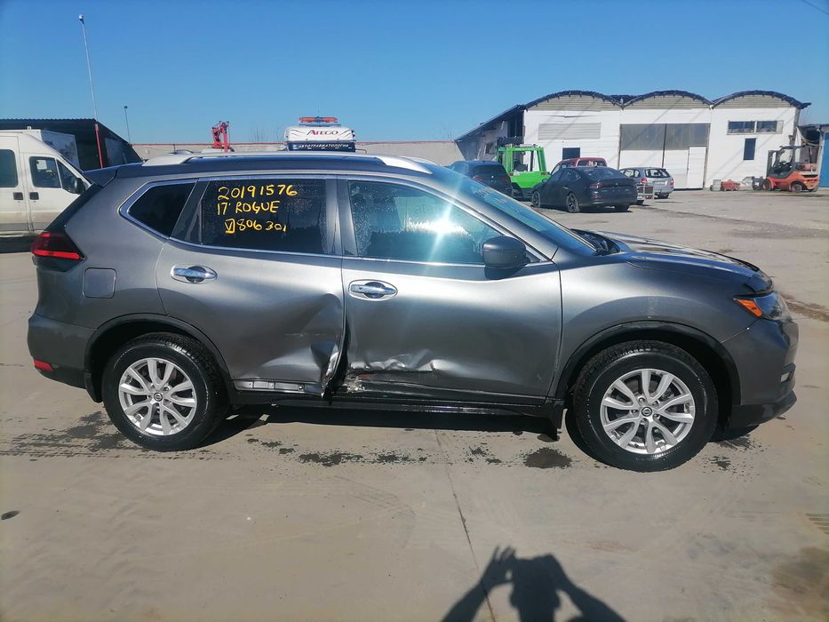 Nissan rogue x-trail 2.5